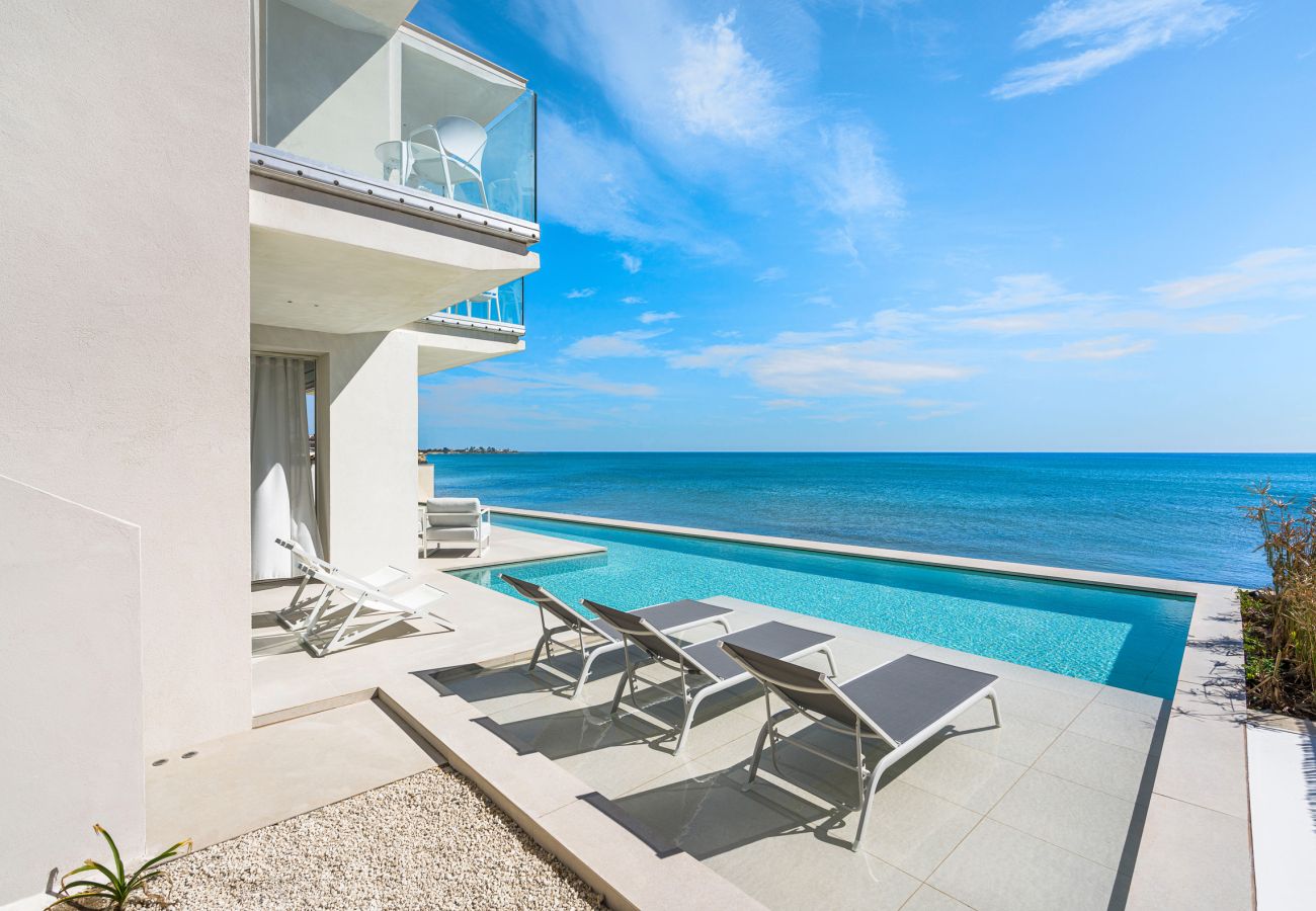 Villa a Noto - Villa di lusso con piscina fronte mare a Lido di Noto