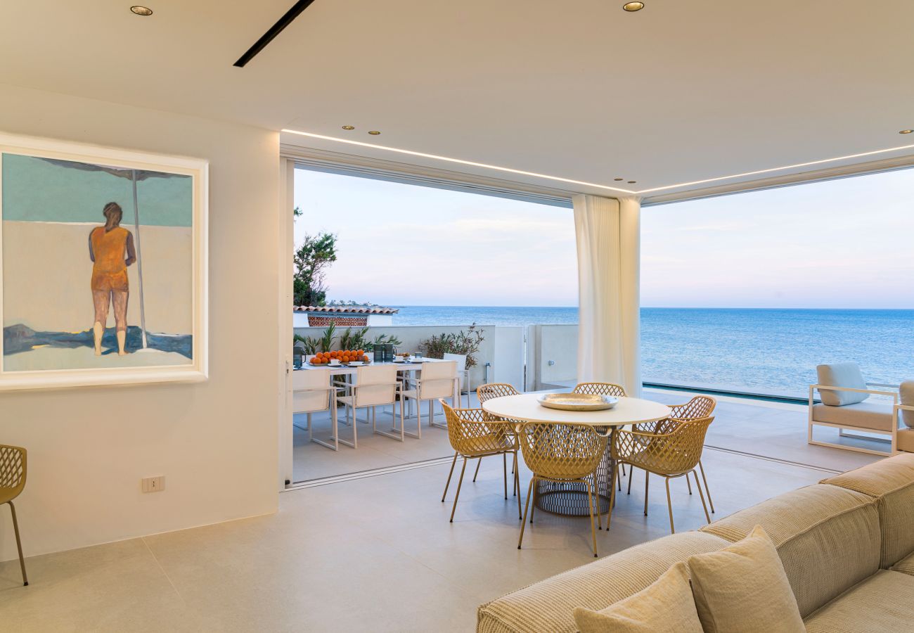 Villa a Noto - Villa di lusso con piscina fronte mare a Lido di Noto