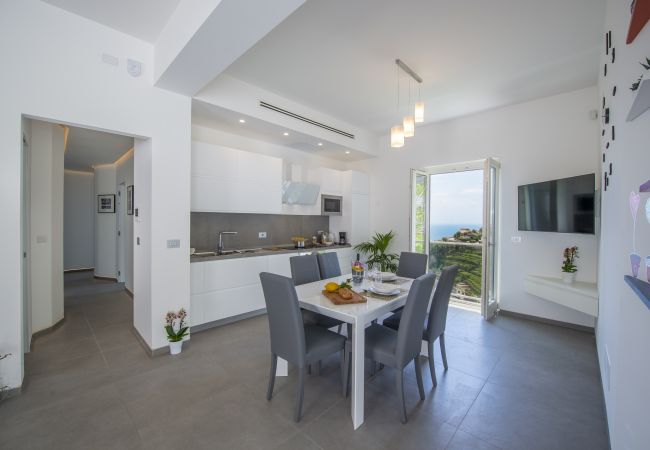 Villa a Amalfi - Villa Donna Rachele - Jacuzzi Vista Mare e Parcheggio Gratuito Villa a Amalfi - Villa Donna Rachele - Jacuzzi Vista Mare e Parcheggio Gratuito