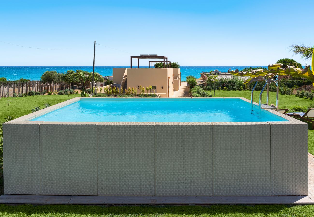 Villa a Marina di Modica - Villa con piscina, sul mare a Marina di Modica