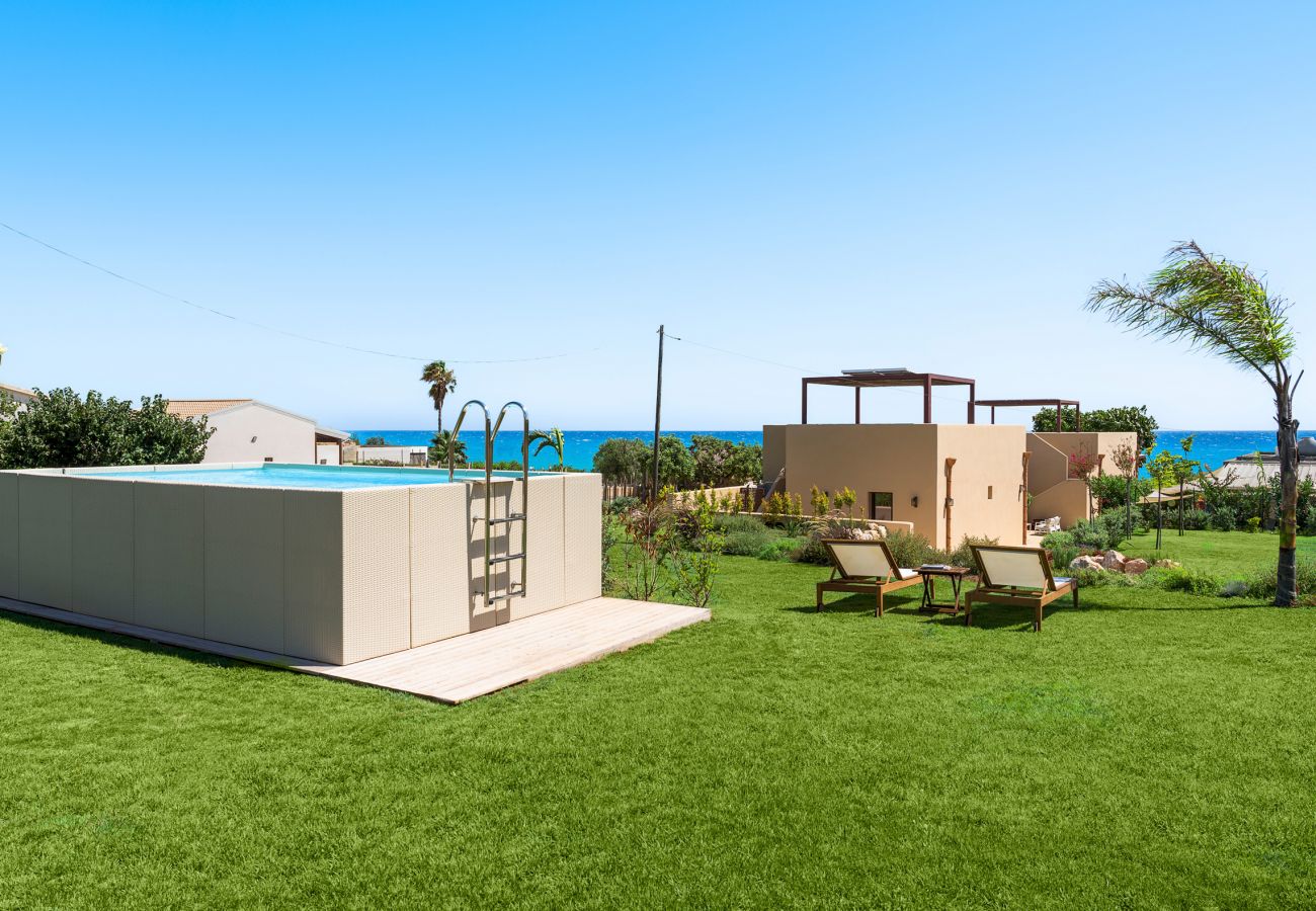 Villa a Marina di Modica - Villa con piscina, sul mare a Marina di Modica