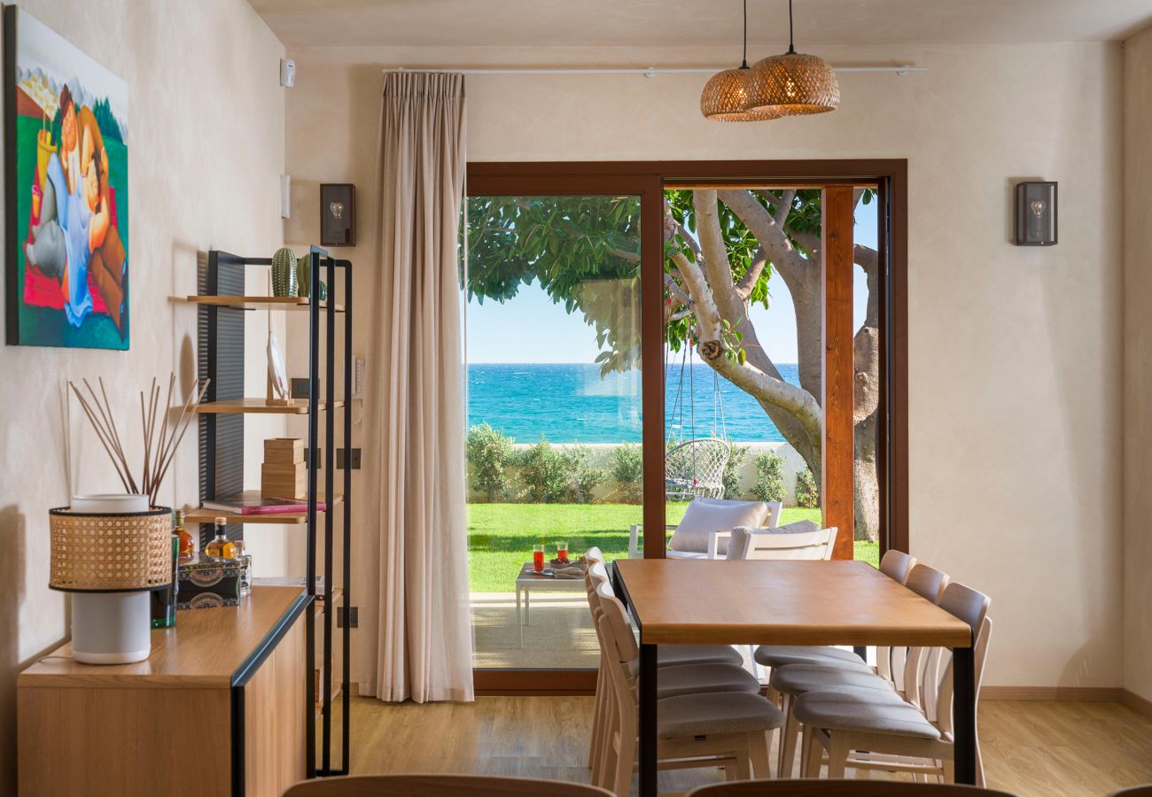 Villa a Marina di Modica - Villa con piscina, sul mare a Marina di Modica