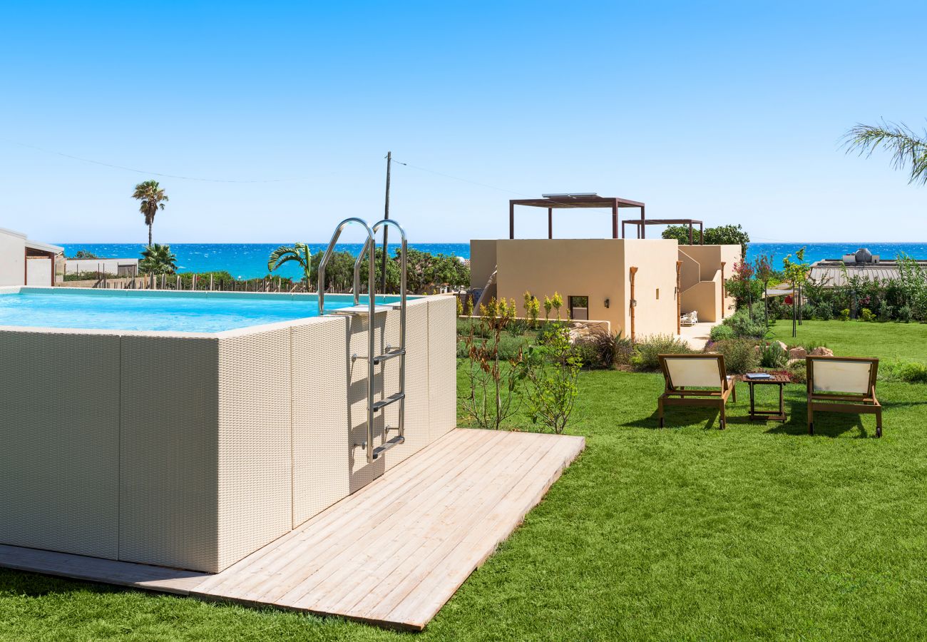 Villa a Marina di Modica - Villa con piscina, sul mare a Marina di Modica