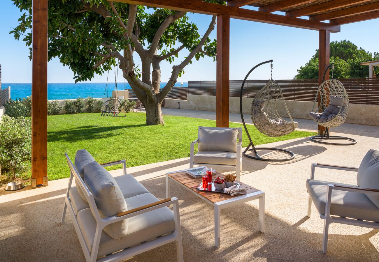 Villa a Marina di Modica - Villa con piscina, sul mare a Marina di Modica