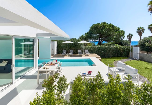 Villa a Siracusa - Villa con piscina  a pochi passi dal mare, Siracusa Villa a Siracusa - Villa con piscina  a pochi passi dal mare, Siracusa