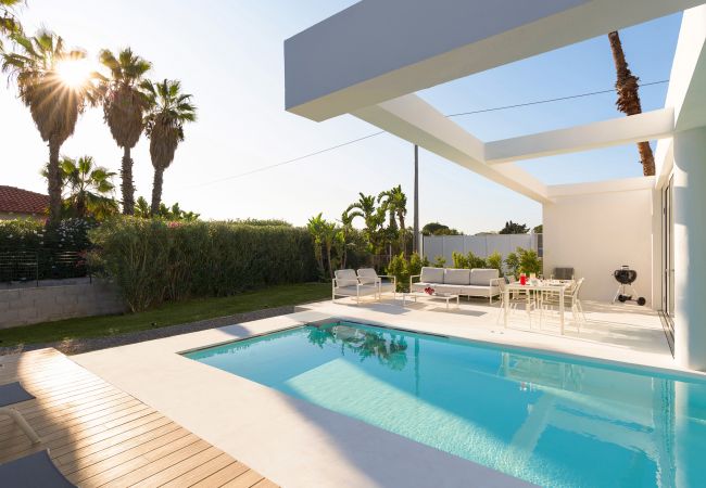 Villa a Siracusa - Villa con piscina  a pochi passi dal mare, Siracusa Villa a Siracusa - Villa con piscina  a pochi passi dal mare, Siracusa