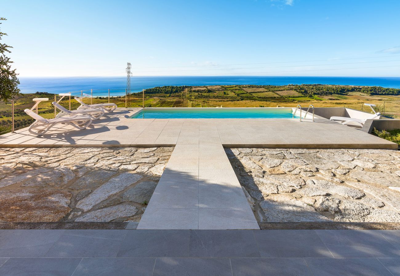 Villa a Siculiana - Splendida villa con piscina e vista mare