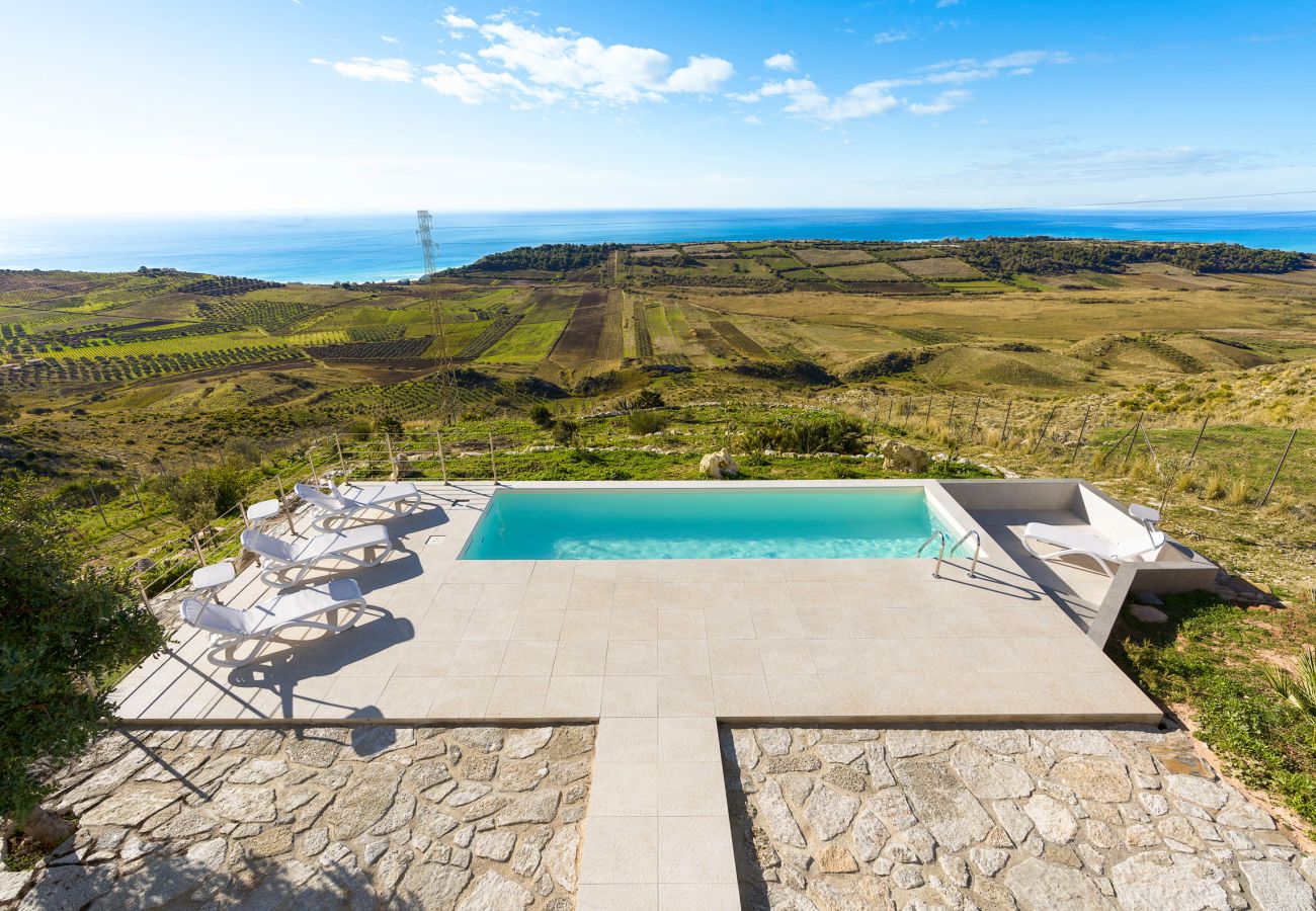 Villa a Siculiana - Splendida villa con piscina e vista mare