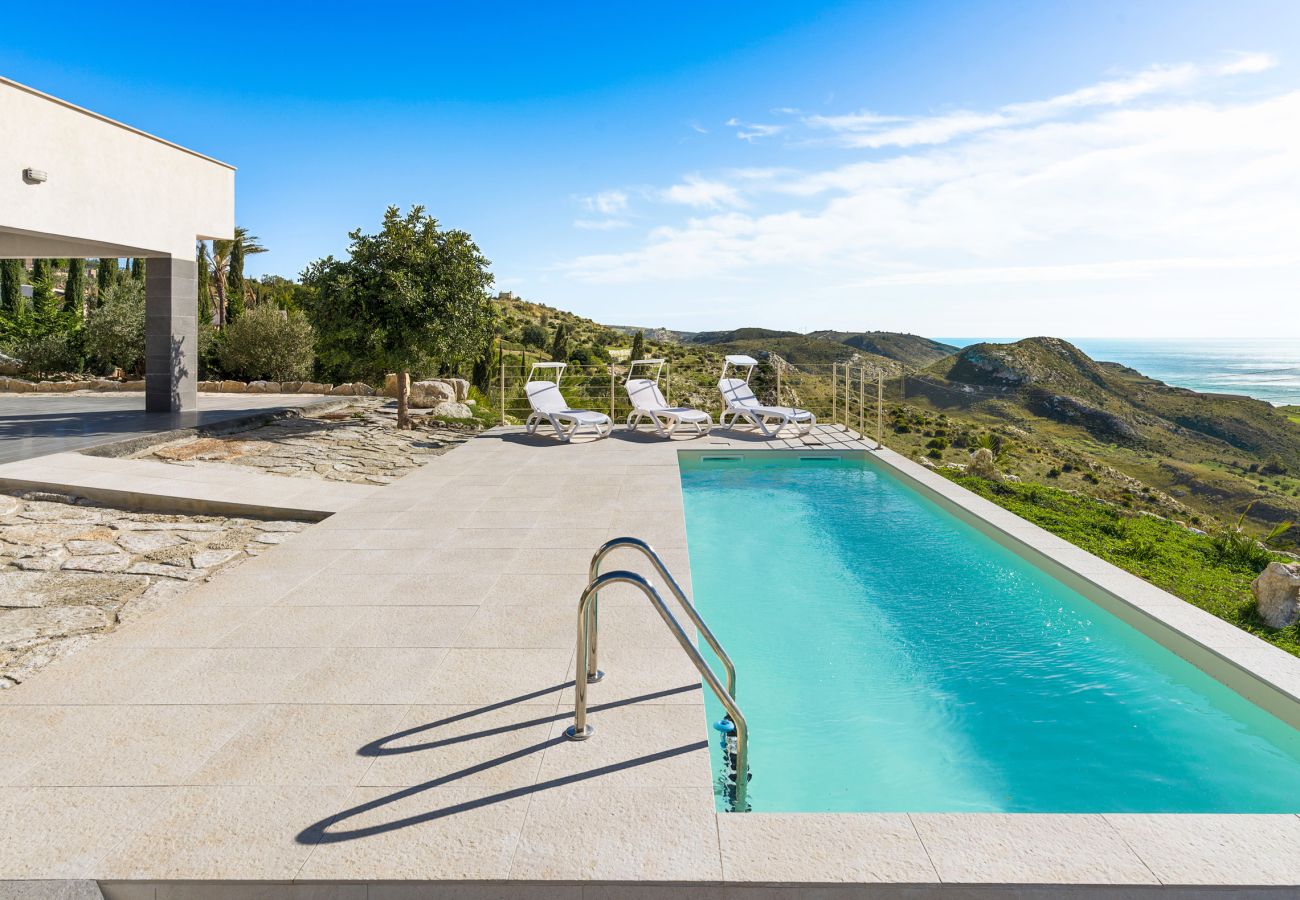 Villa a Siculiana - Splendida villa con piscina e vista mare