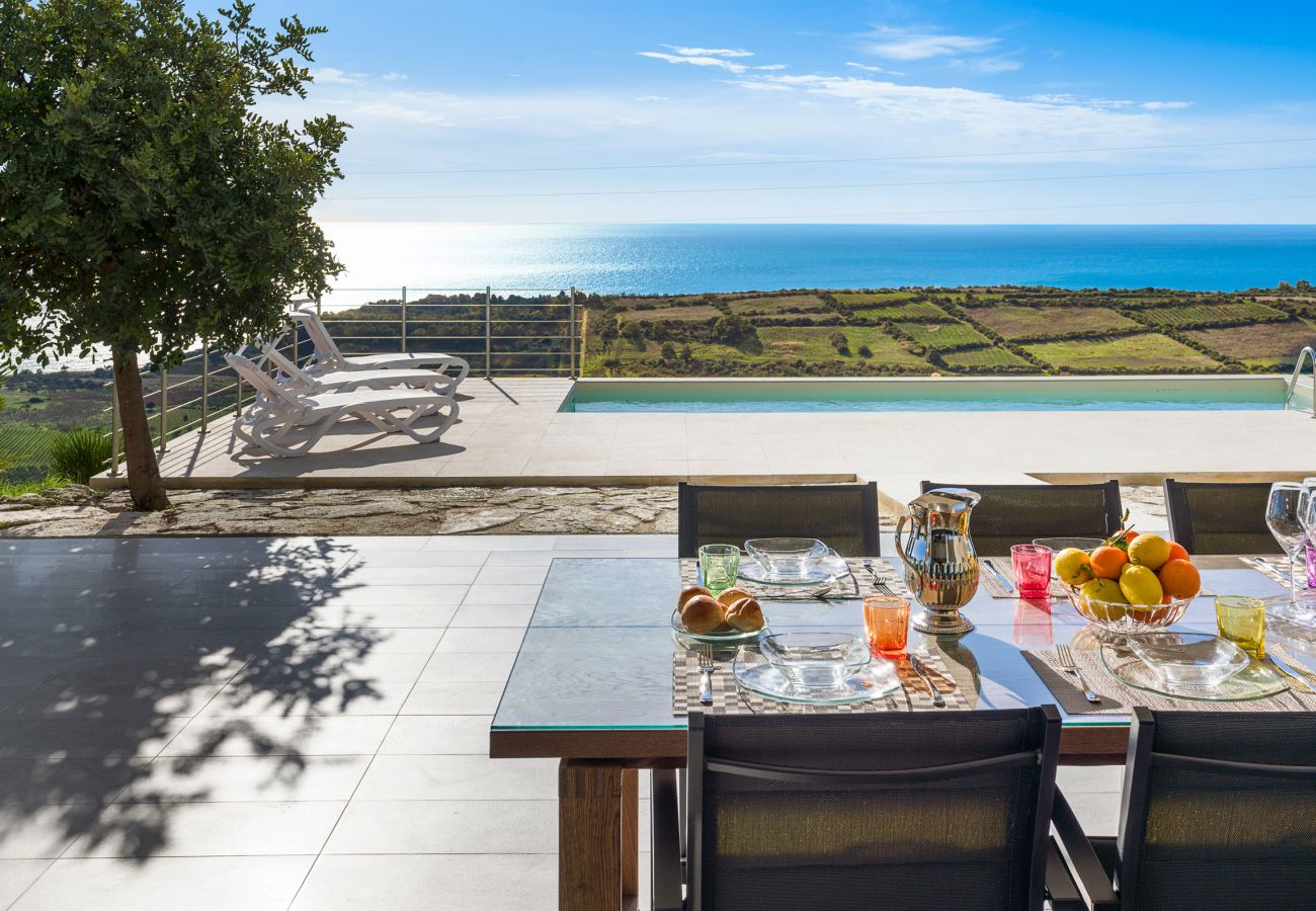 Villa a Siculiana - Splendida villa con piscina e vista mare