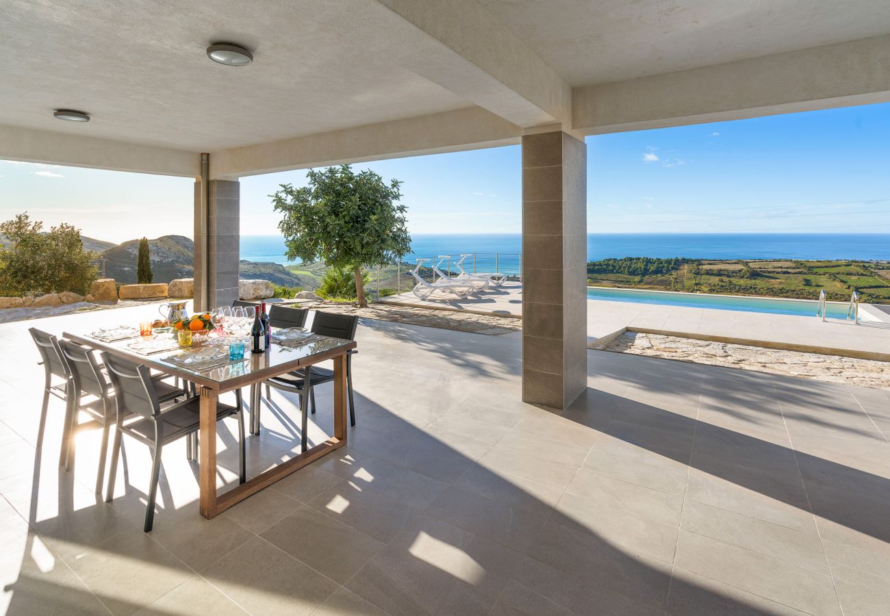 Villa a Siculiana - Splendida villa con piscina e vista mare