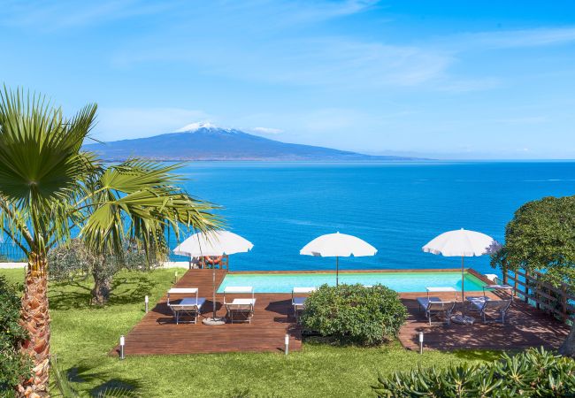 Villa a Augusta - Bellissima villa vista mare, con piscina