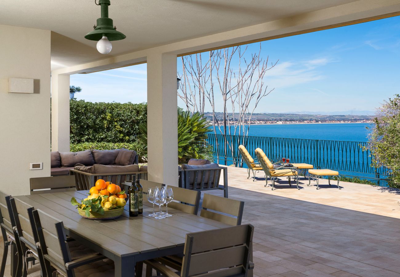 Villa a Augusta - Bellissima villa vista mare, con piscina
