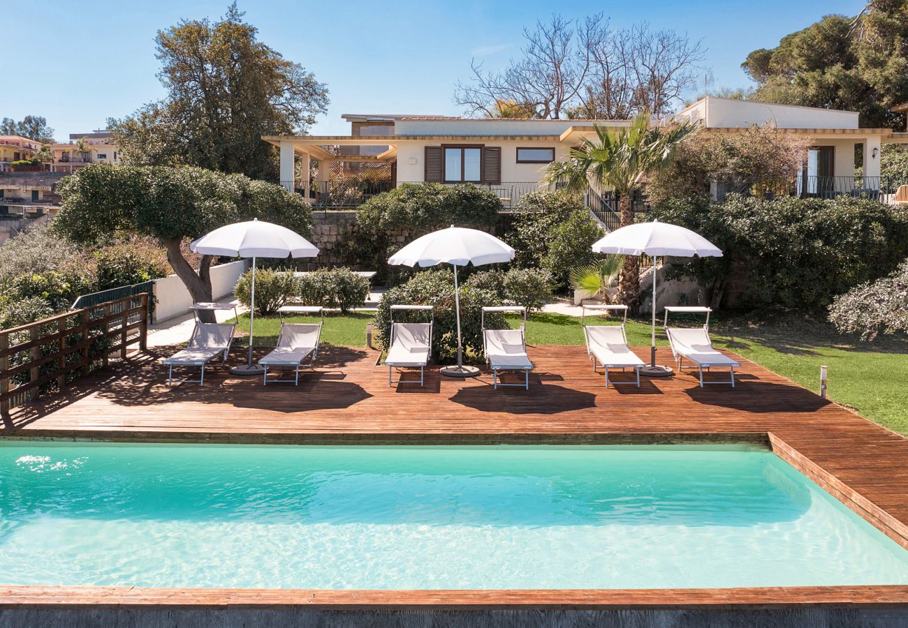 Villa a Augusta - Bellissima villa vista mare, con piscina