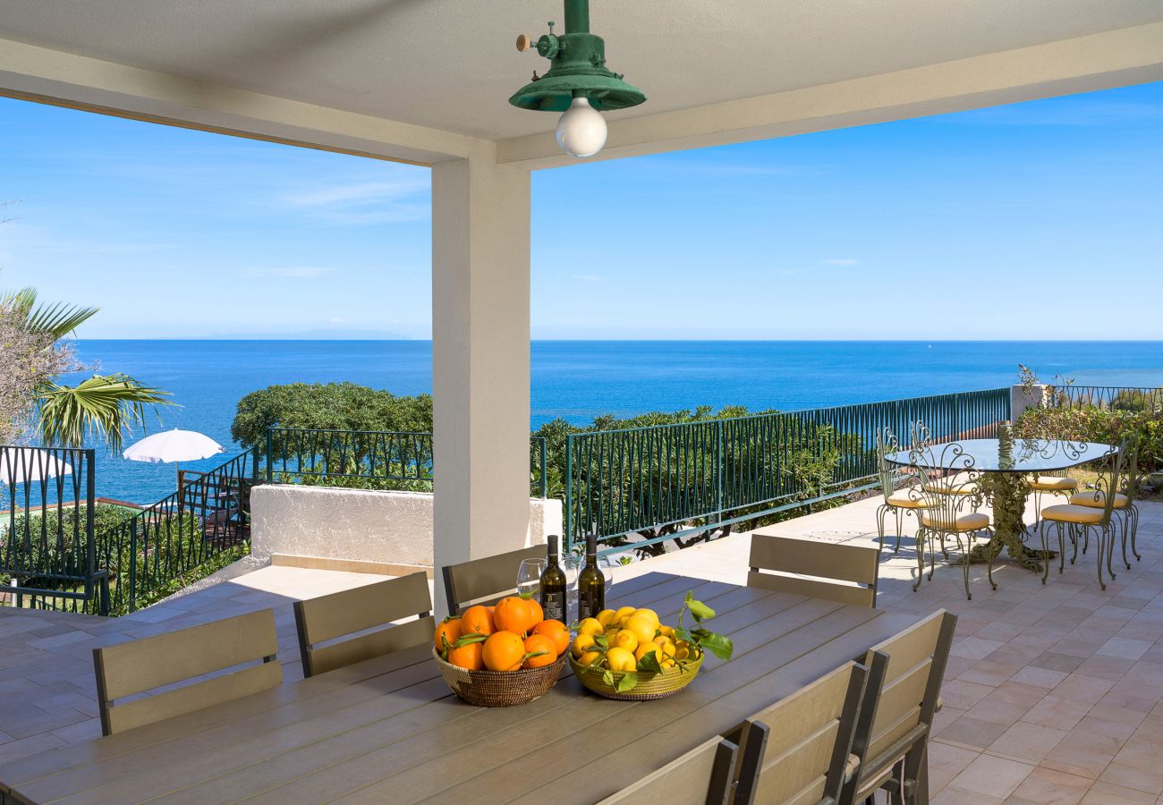 Villa a Augusta - Bellissima villa vista mare, con piscina
