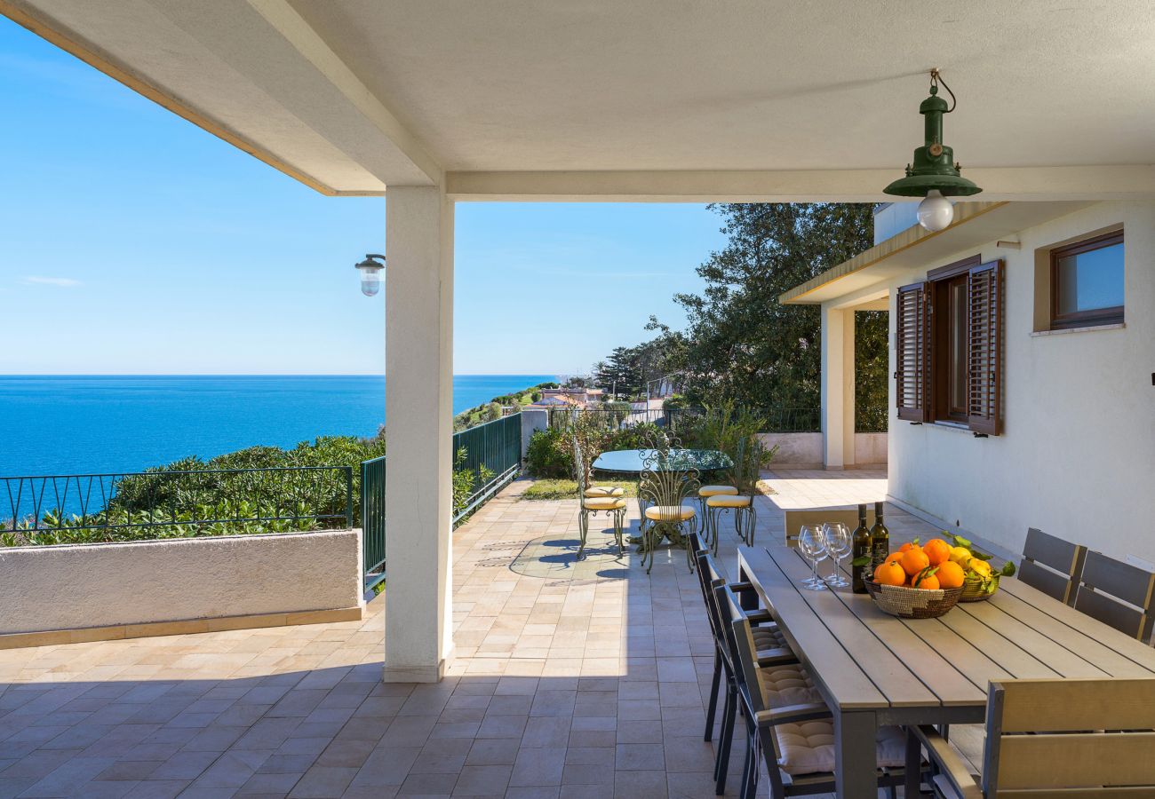 Villa a Augusta - Bellissima villa vista mare, con piscina