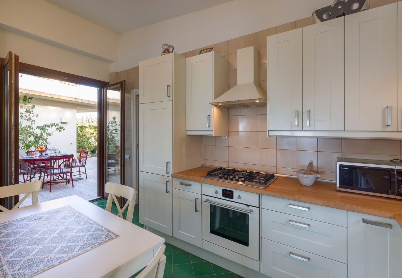 Villa a Augusta - Bellissima villa vista mare, con piscina