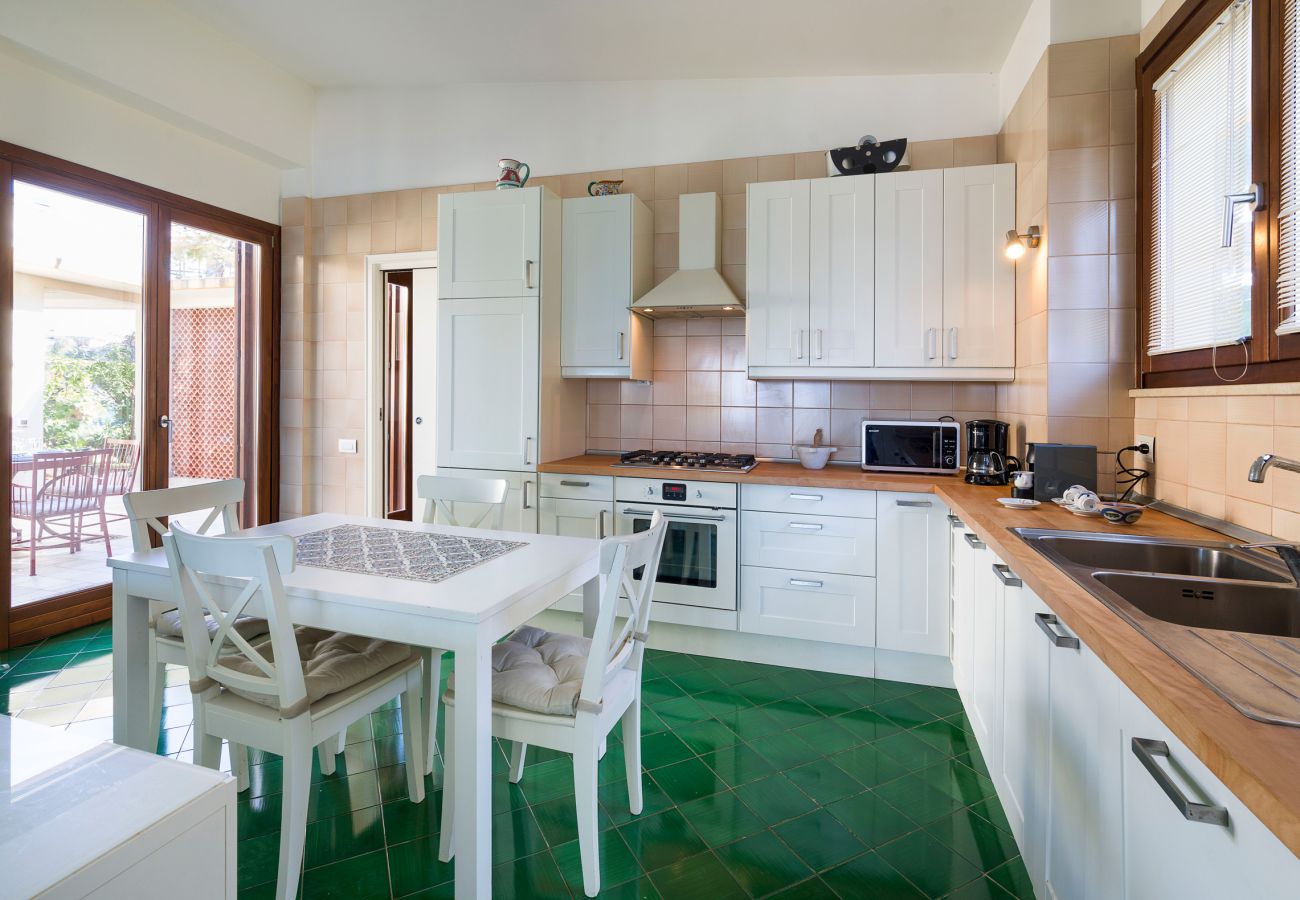 Villa a Augusta - Bellissima villa vista mare, con piscina