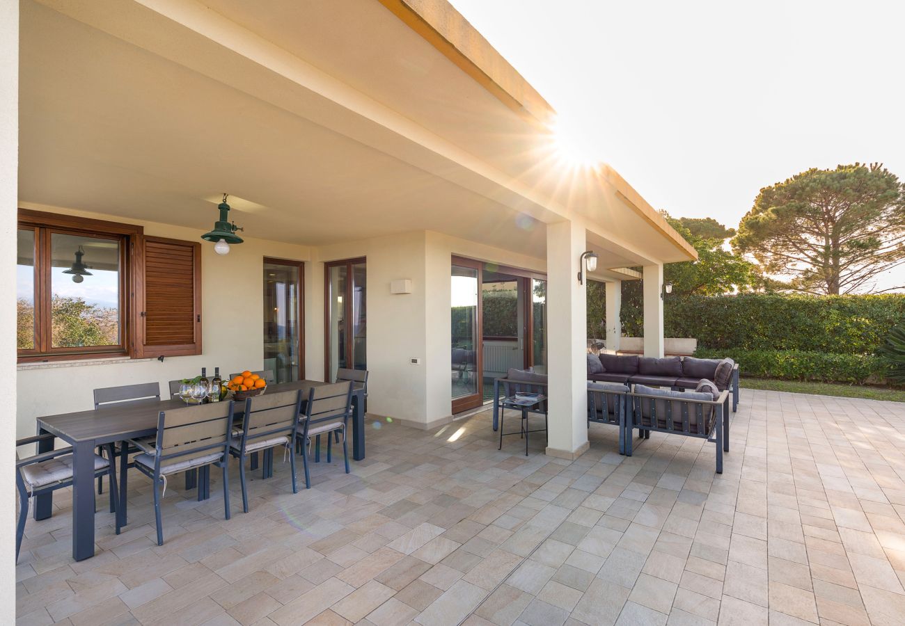 Villa a Augusta - Bellissima villa vista mare, con piscina