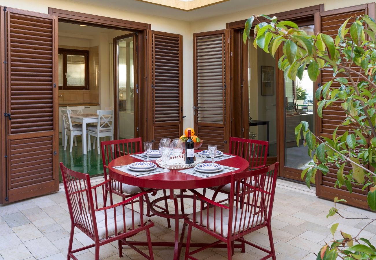 Villa a Augusta - Bellissima villa vista mare, con piscina