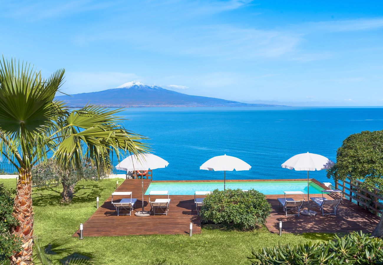 Villa a Augusta - Bellissima villa vista mare, con piscina