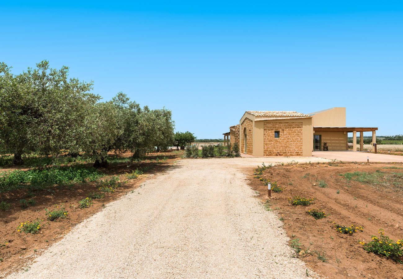 Villa a Menfi - Esclusiva villa di campagna con piscina a Menfi