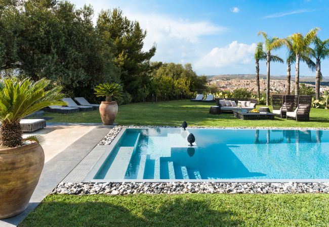 Villa a Noto - Villa esclusiva con piscina a Noto