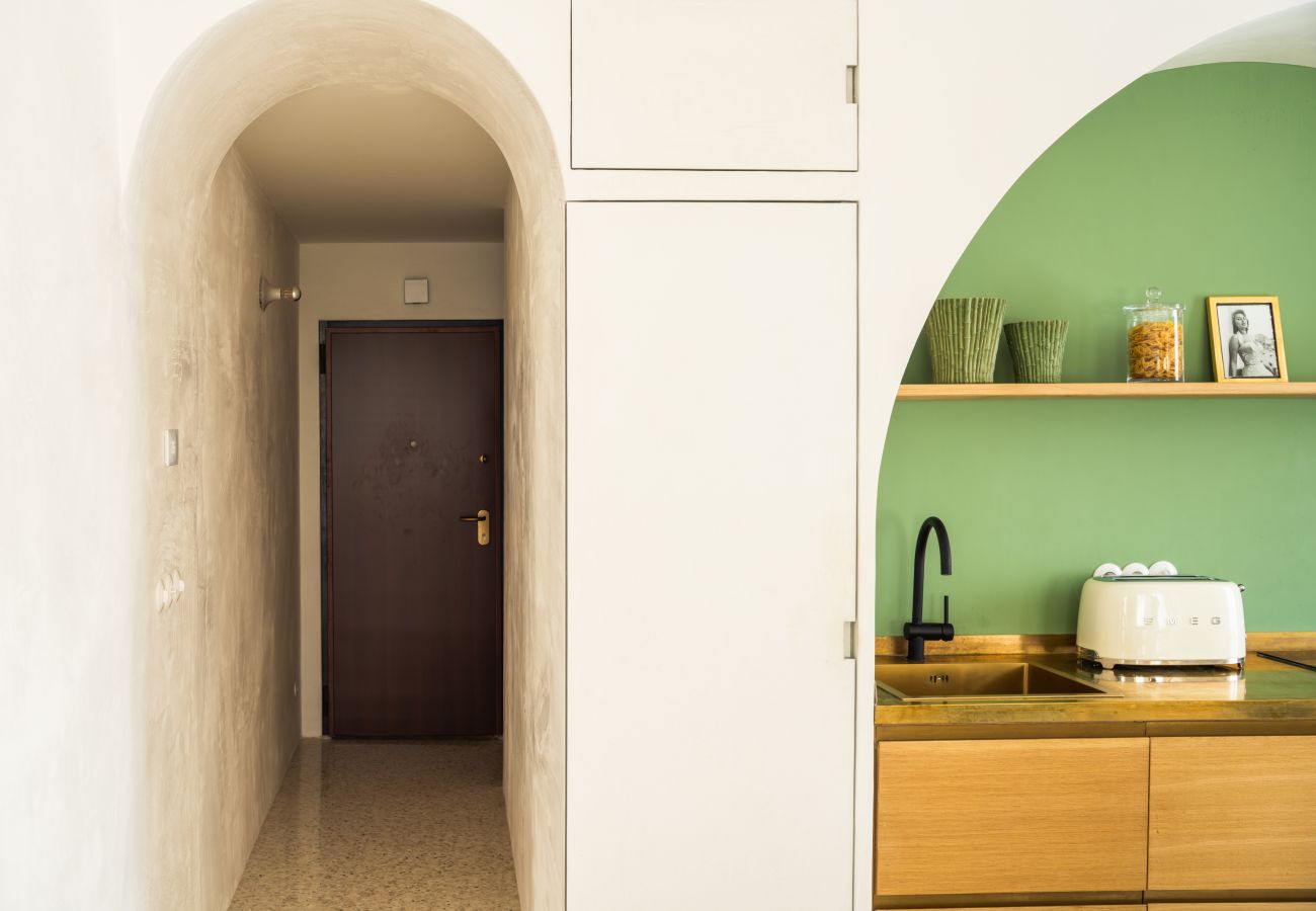 Appartamento a Venezia - San Domenico Apartment with garden view R&R