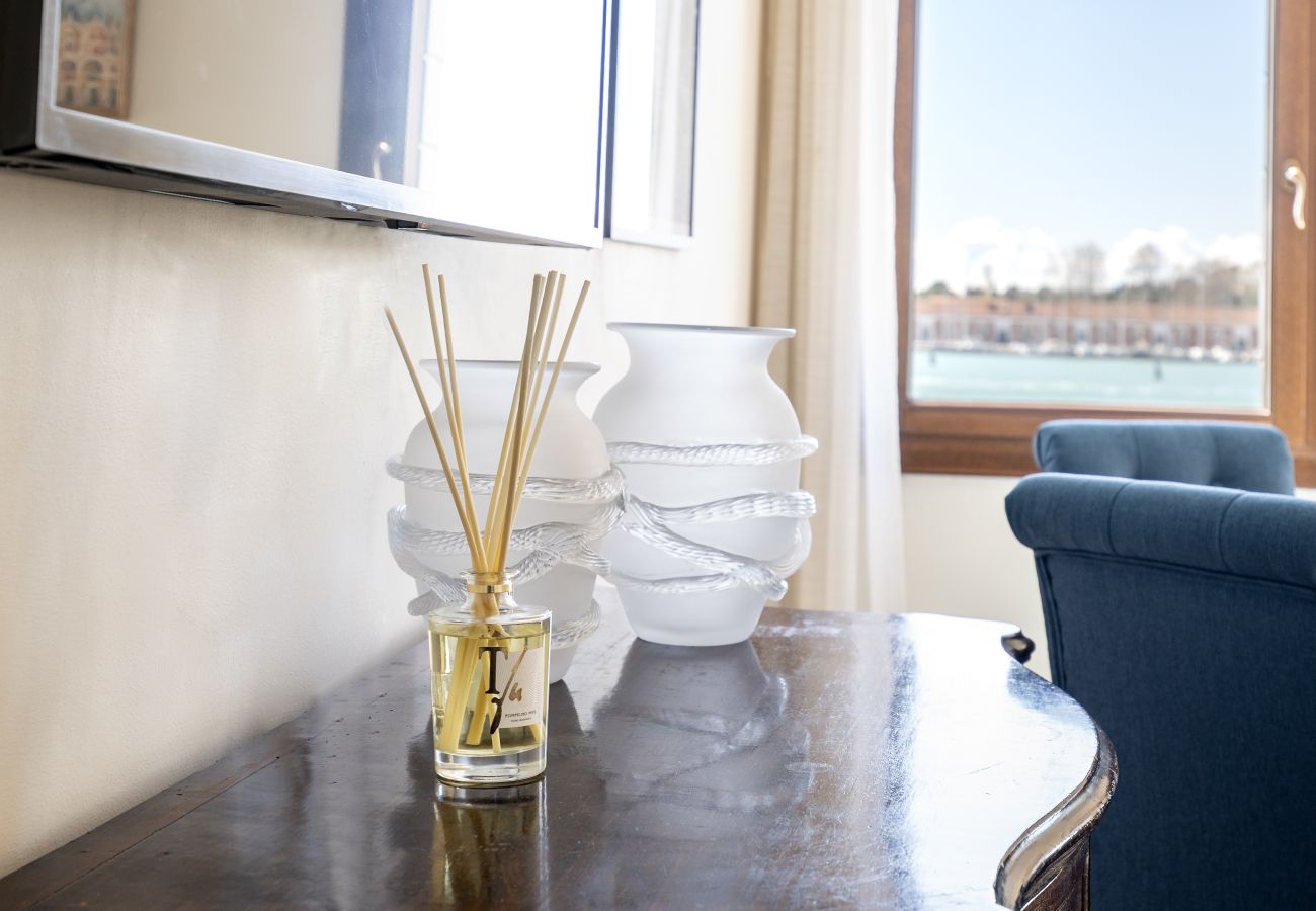 Appartamento a Venezia - San Giorgio View Apartment with Terrace R&R
