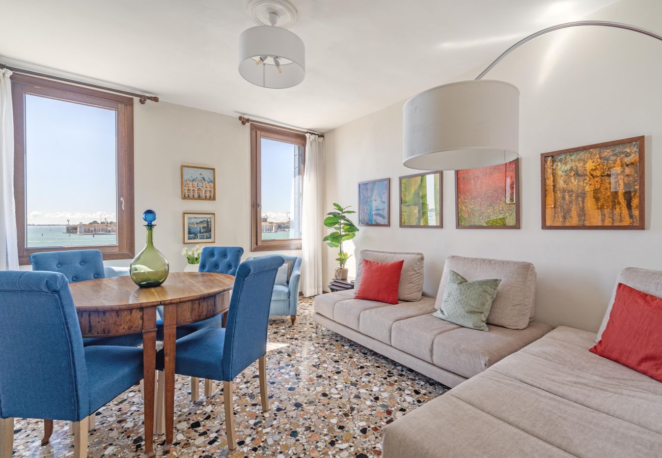 Appartamento a Venezia - San Giorgio View Apartment with Terrace R&R