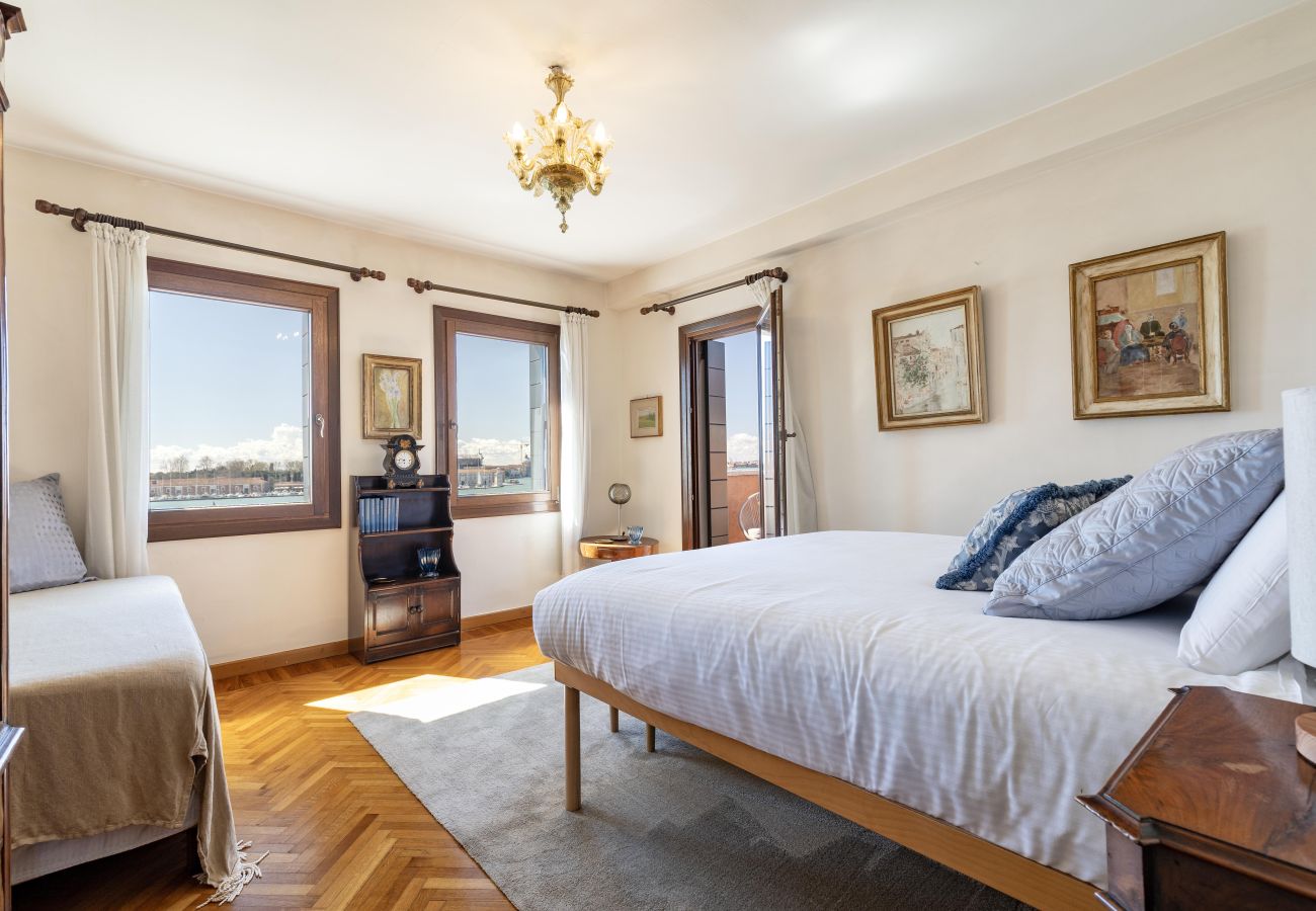 Appartamento a Venezia - San Giorgio View Apartment with Terrace R&R
