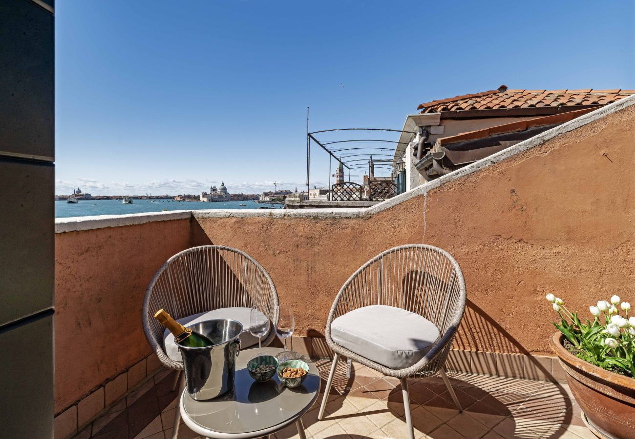 Appartamento a Venezia - San Giorgio View Apartment with Terrace R&R