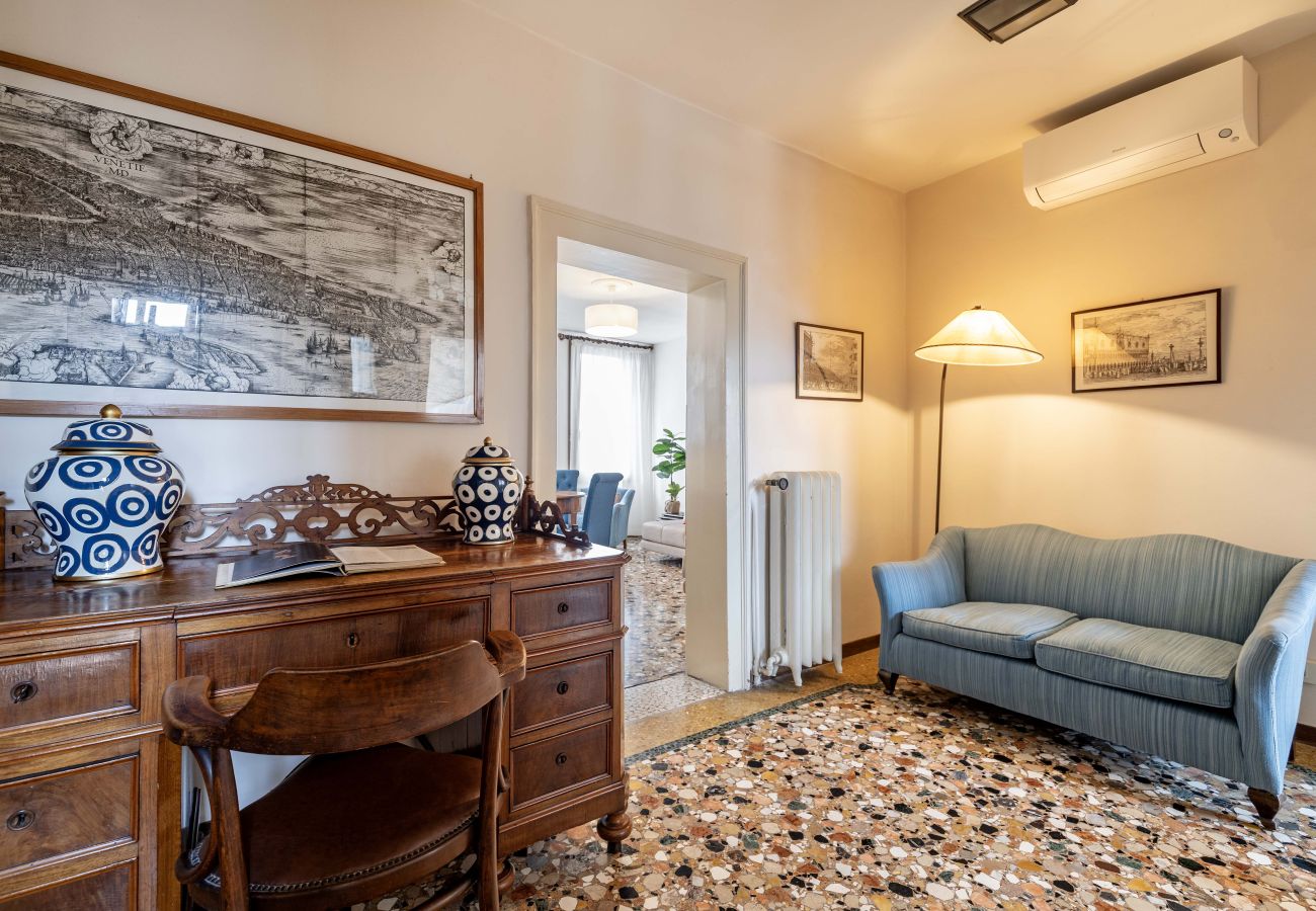 Appartamento a Venezia - San Giorgio View Apartment with Terrace R&R