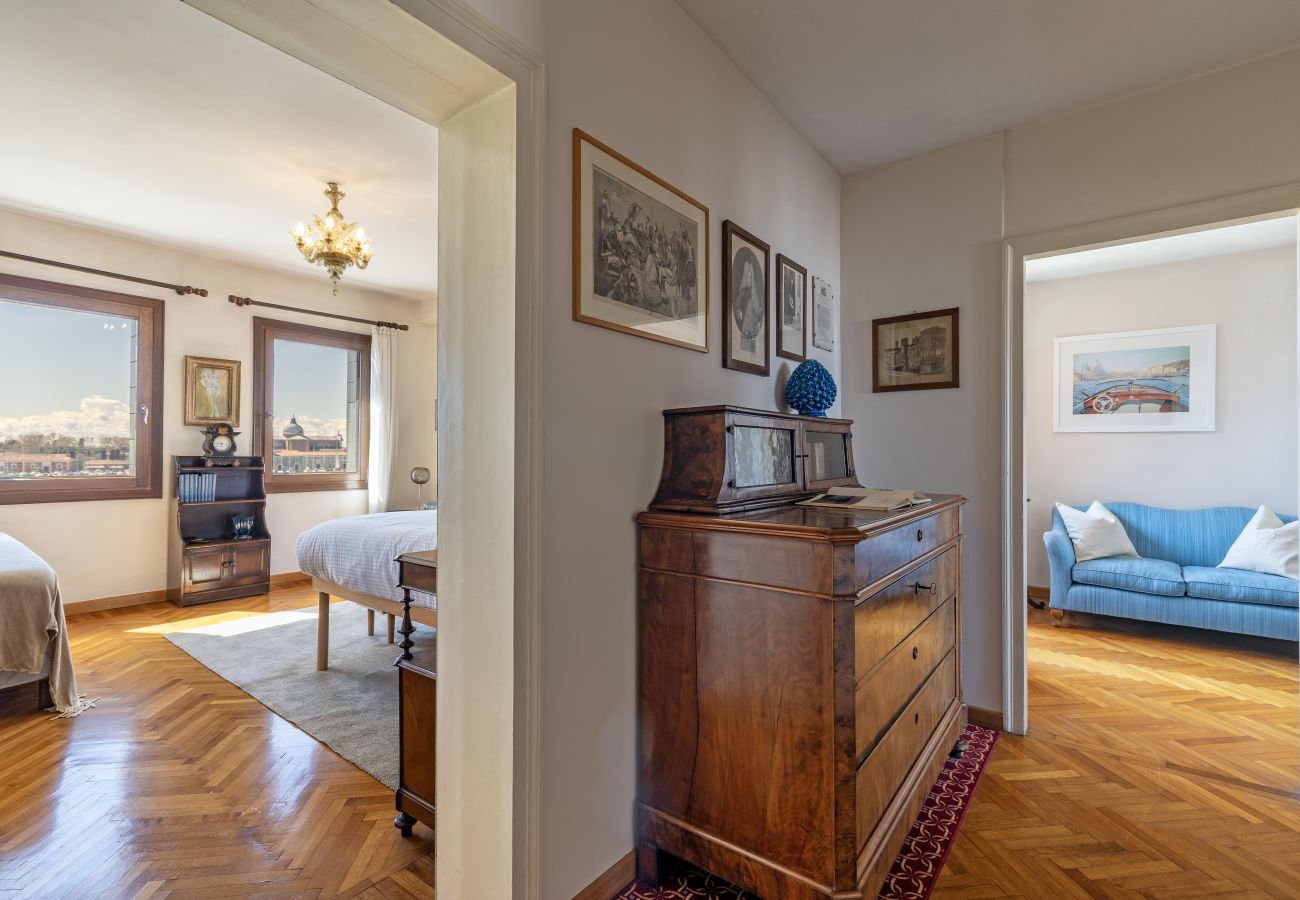 Appartamento a Venezia - San Giorgio View Apartment with Terrace R&R