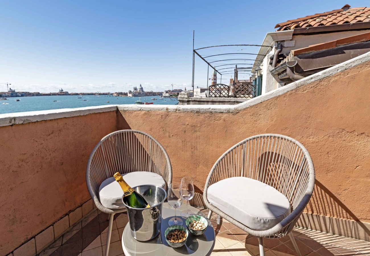 Appartamento a Venezia - San Giorgio View Apartment with Terrace R&R
