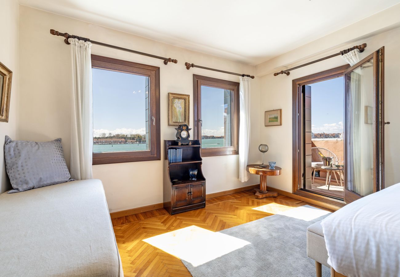 Appartamento a Venezia - San Giorgio View Apartment with Terrace R&R