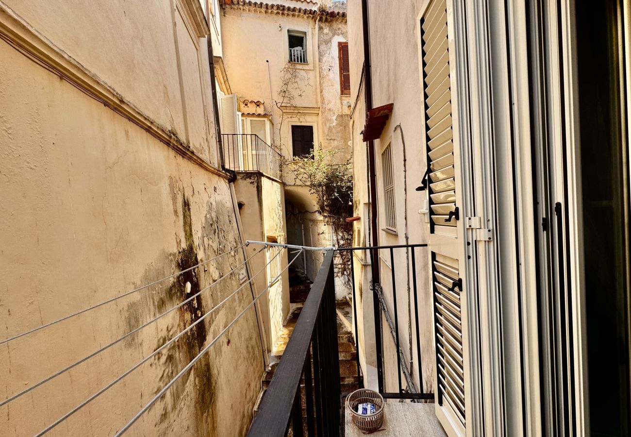 Appartamento a Sperlonga - Tipico biloclae nel centro 
