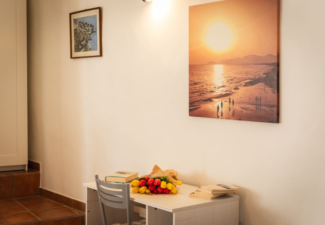 Appartamento a Sperlonga - Casa IDIA – Nei vicoli del centro storico, luminosa, comoda e autentica