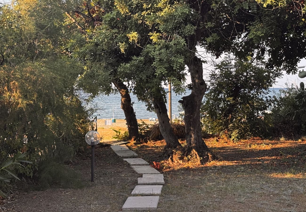 Appartamento a Sperlonga - Appartamento con accesso diretto al mare 