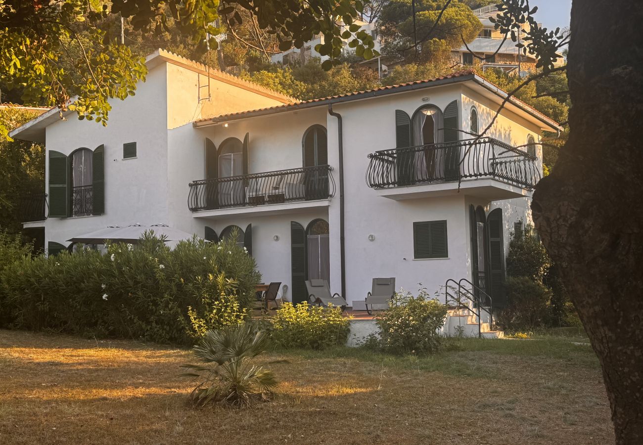 Appartamento a Sperlonga - Appartamento con accesso diretto al mare 